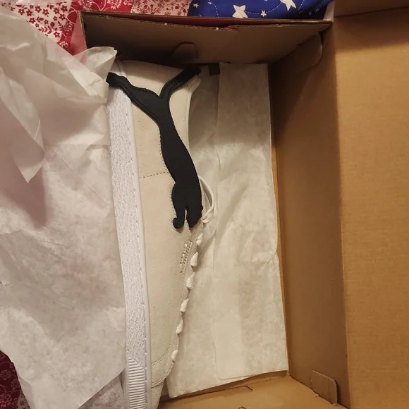 Puma Suede Sneakers with Black Accent - Picture 2 of 2